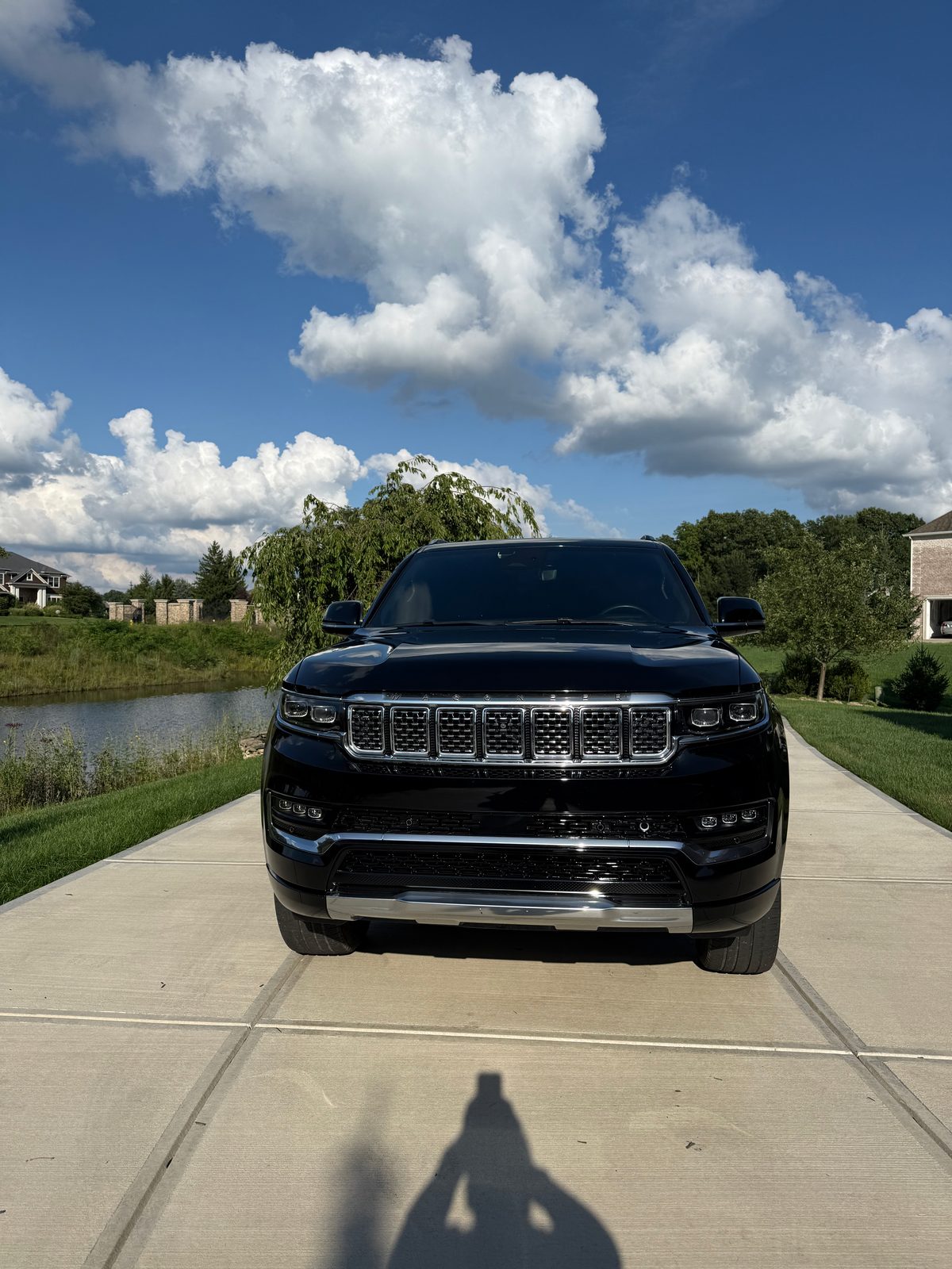 Head-on view of the illuminated seven-slot grille